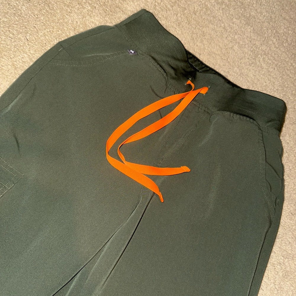 Figs moss women jogger scrub pants high waisted size small!!!! - Picture 3 of 4